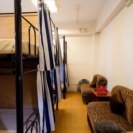 Zen Hostel Vicente Cruz Манила Экстерьер фото