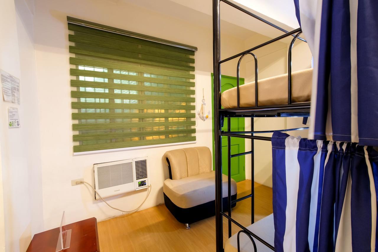 Zen Hostel Vicente Cruz Манила Экстерьер фото