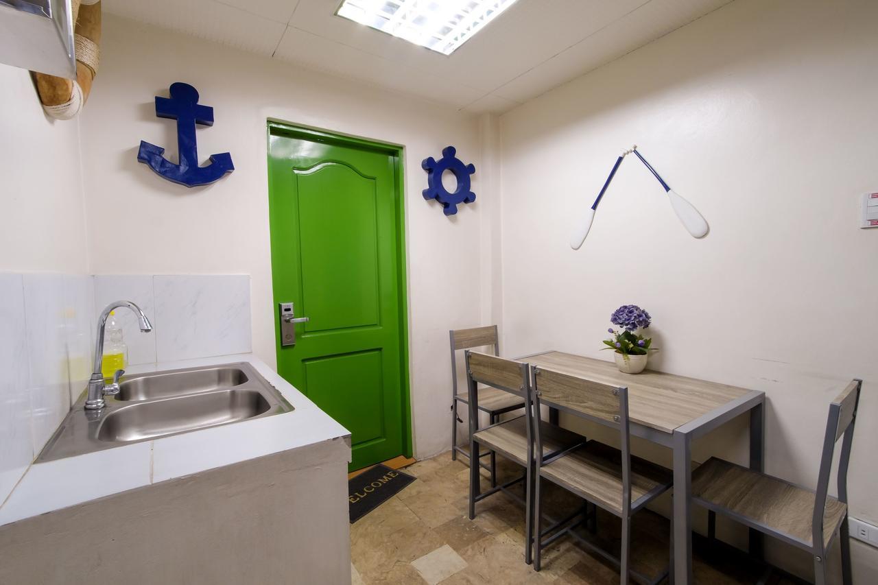 Zen Hostel Vicente Cruz Манила Экстерьер фото