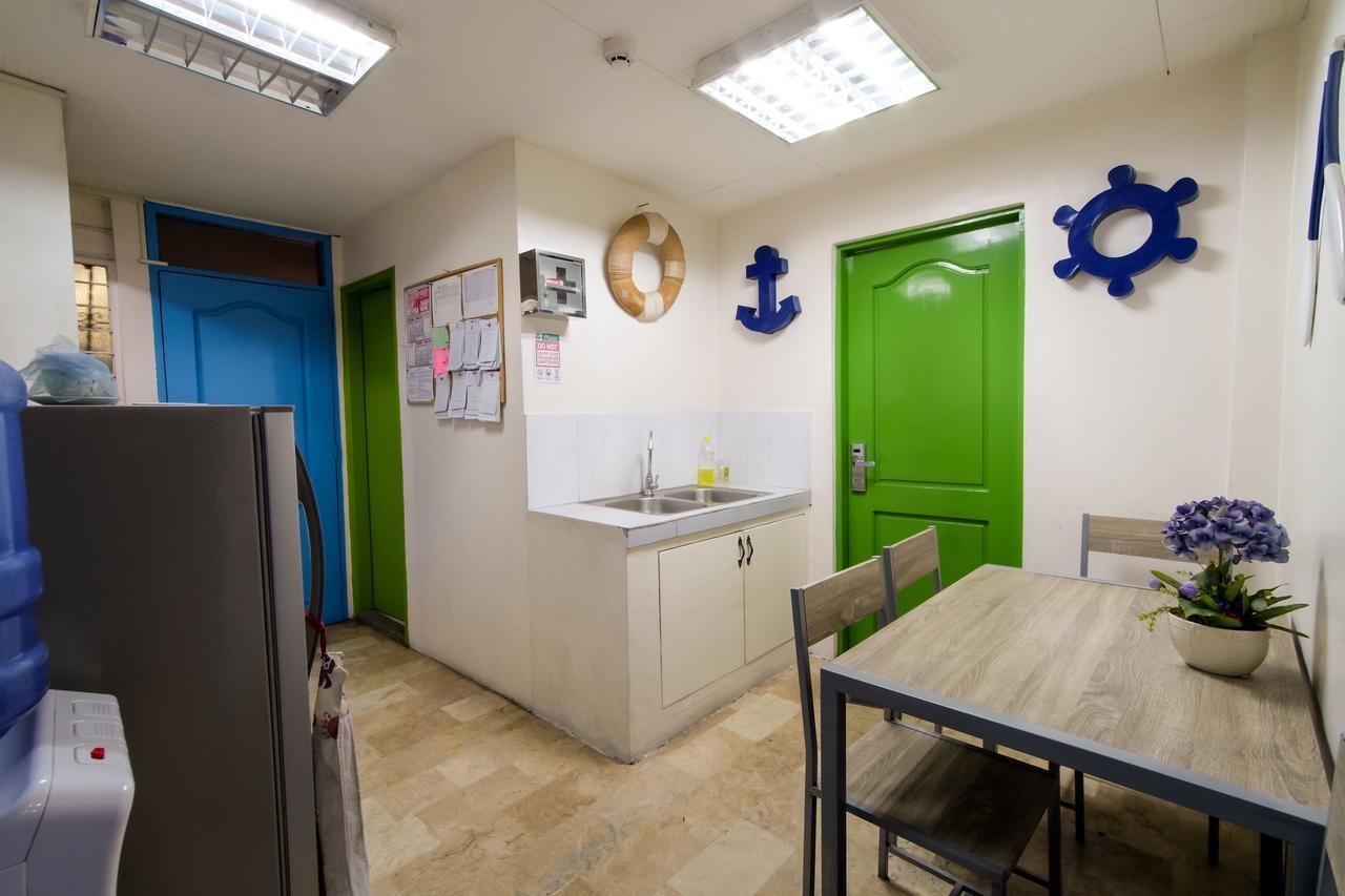 Zen Hostel Vicente Cruz Манила Экстерьер фото